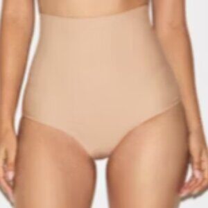 Skims Body CORE SCULPT BUTT LIFTING BRIEF - Size Medium, CLAY